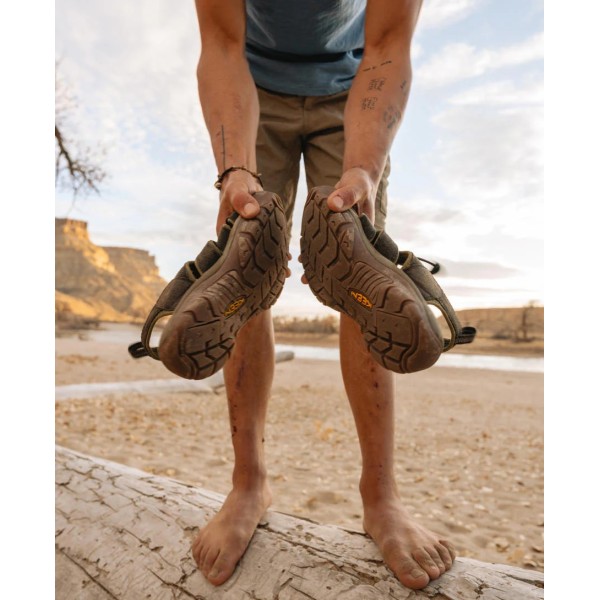 Keen Newport H2 Ανδρικά Σανδάλια Raven/Aluminum No42 ΣΑΝΔΑΛΙΑ