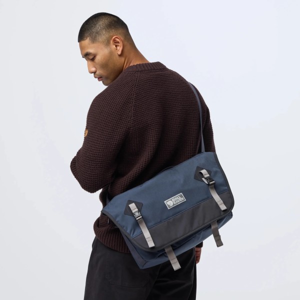 Τσάντα ώμου Fjallraven Vardag Shoulder Bag 12 Coal Black