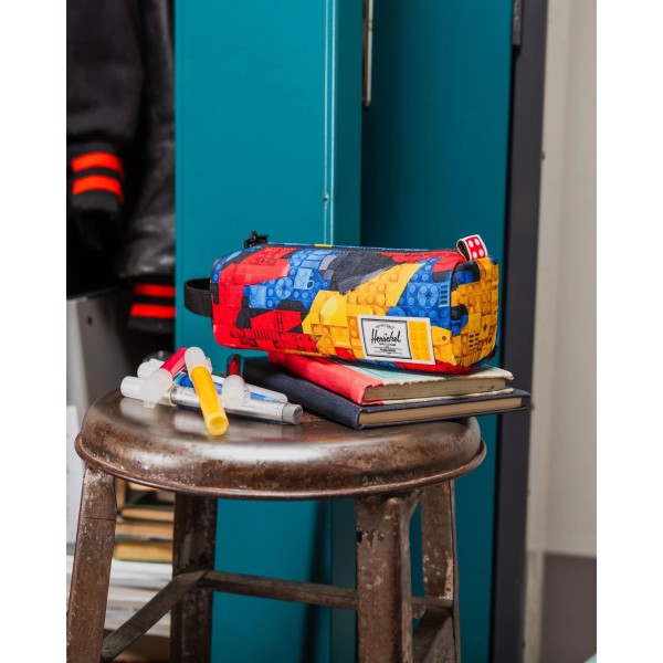 Κασετίνα οβάλ LEGO® Herschel Settlement Pencil Case 30142-07028