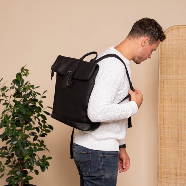 Σακίδιο Πλάτης Δερμάτινο The Chesterfield Brand Larson C58.033800 Black ΣΑΚΙΔΙΑ ΠΛΑΤΗΣ