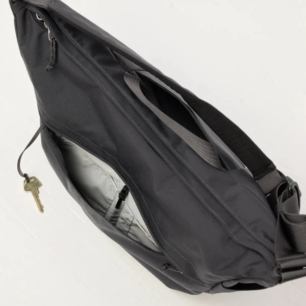 Τσάντα ώμου Ταχυδρομική Fjallraven Farden Crossbody 23200340-037 Black